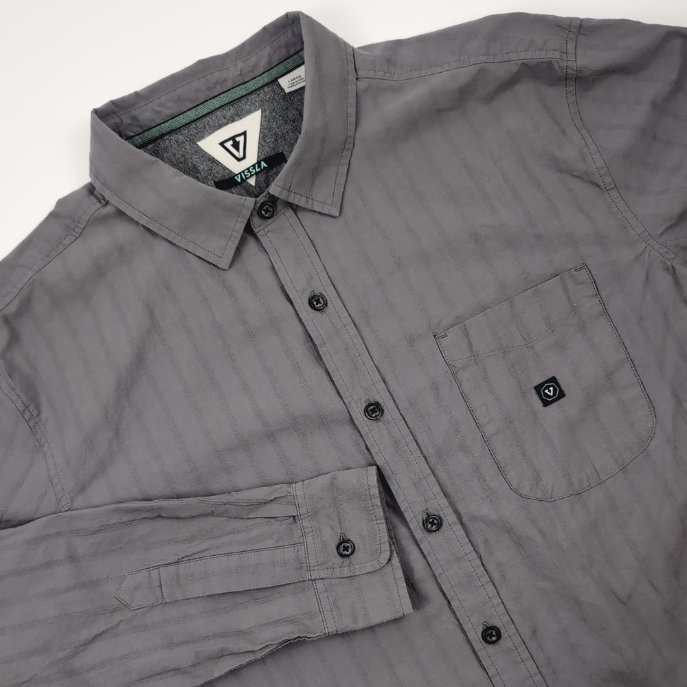 Vissla Mens Large Long Sleeve Button Down Gray Striped Organic Cotton Surf Skate